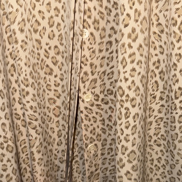 🐆🐆🐆Alfred Dunner Tan Leopard Print Blouse - Picture 9 of 12